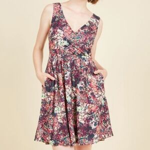 Modcloth Sleeveless Surplice Fit n Flare Dress Romantic Plum Ditsy Floral XS